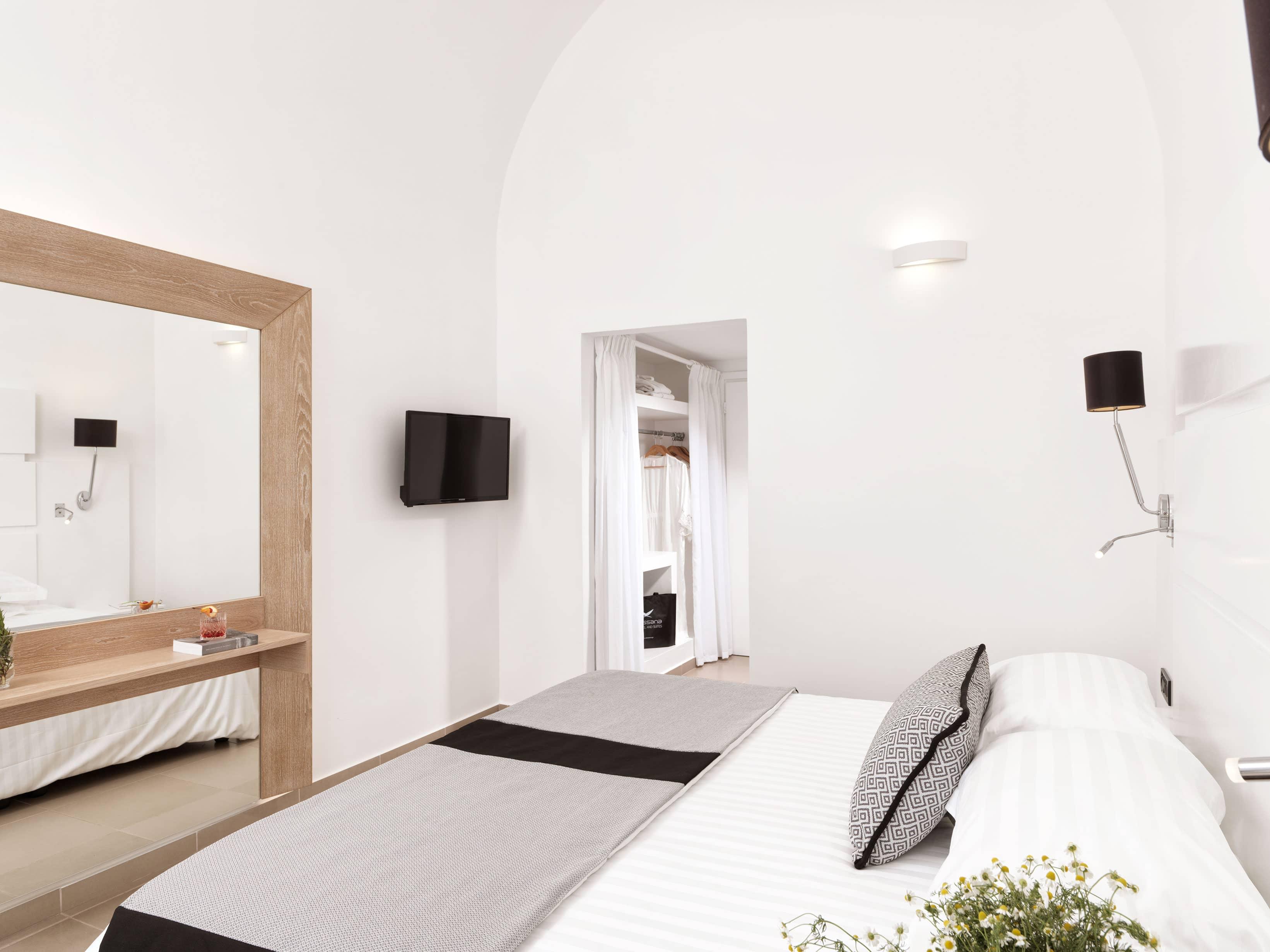 Aressana Spa Hotel & Suites - Small Luxury Hotels Of The World Тира Экстерьер фото